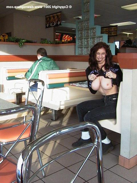 7P Dawn caught taking some sexy candid pix