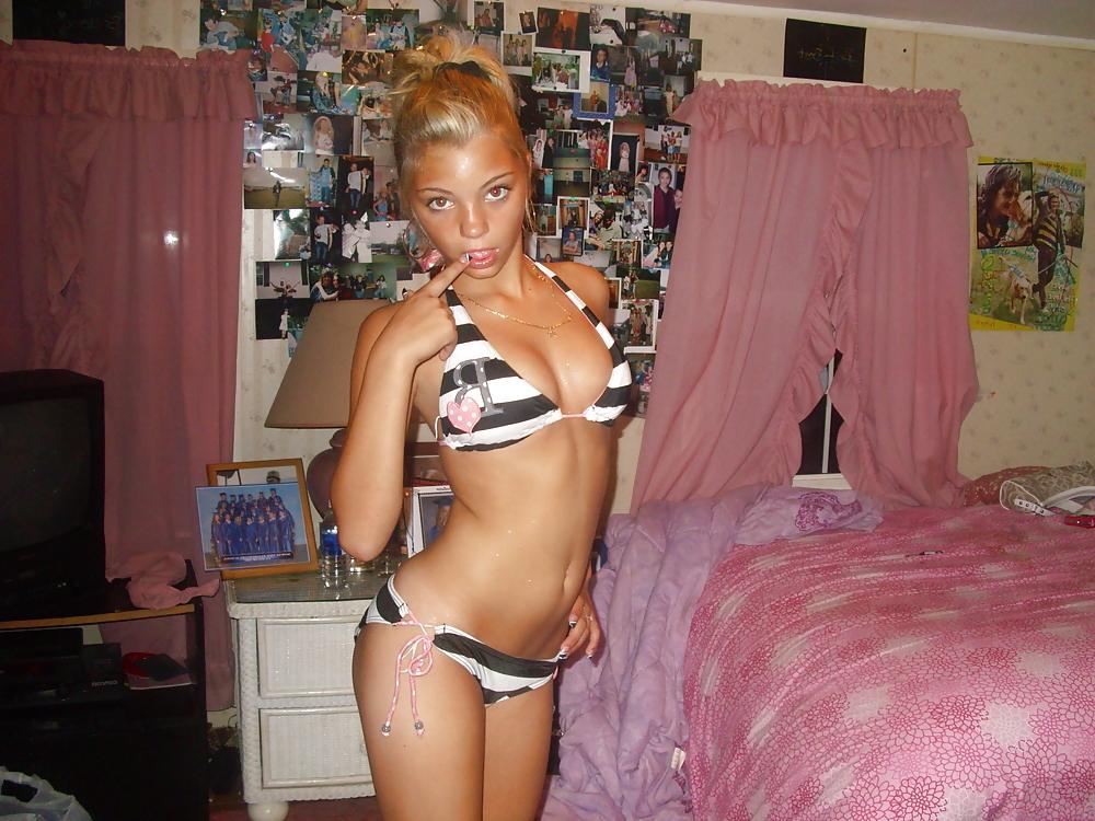 4P Incredible hot smoking teen bodies