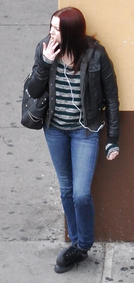 4P Harlem Girls in the Heat 377 New York - Smoking Teen Red