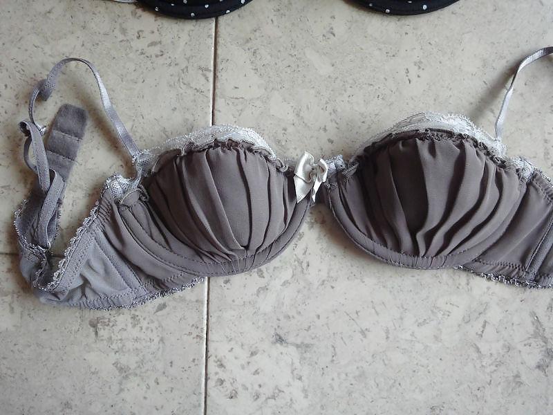 25P Used teen bras only A Cups