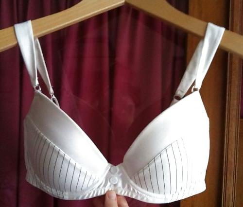 25P Used teen bras only A Cups
