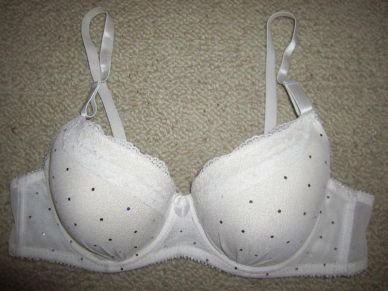 25P Used teen bras only A Cups