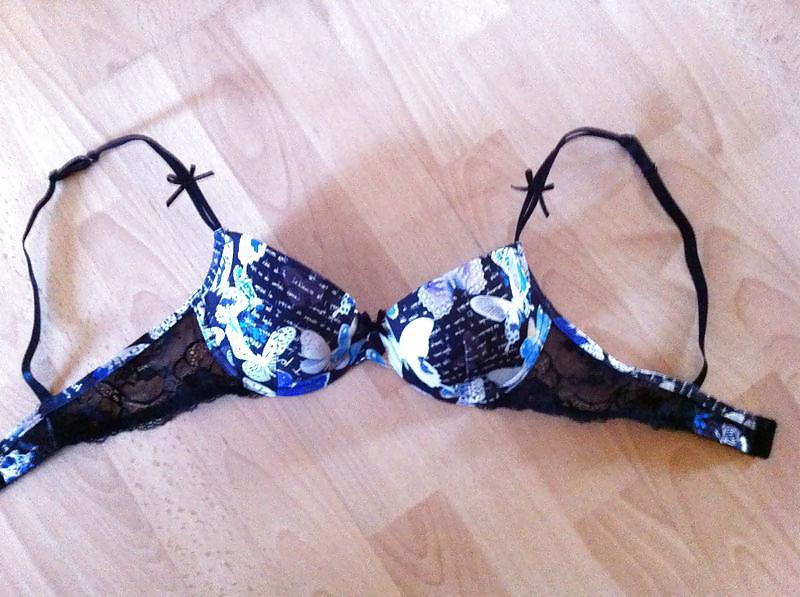 25P Used teen bras only A Cups