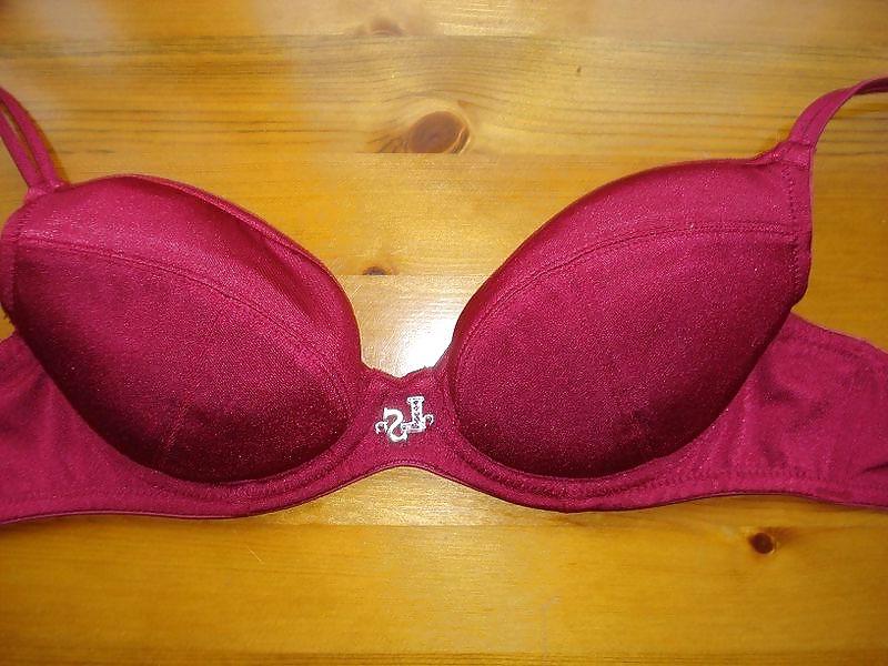 25P Used teen bras only A Cups