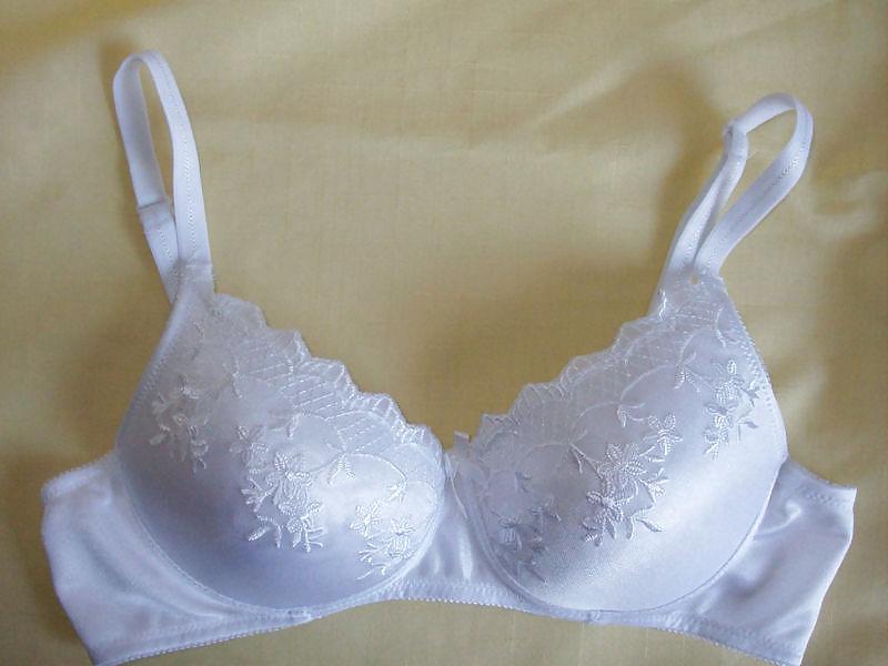 25P Used teen bras only A Cups