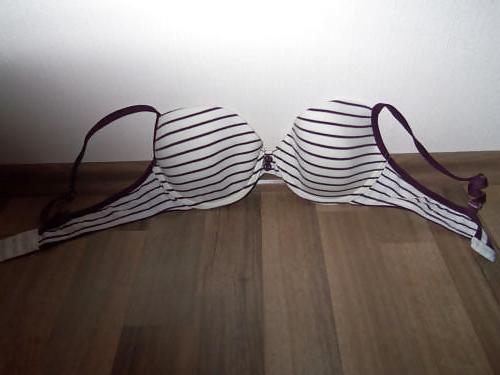 25P Used teen bras only A Cups