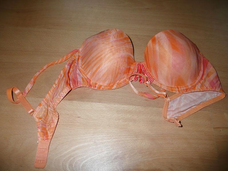 25P Used teen bras only A Cups