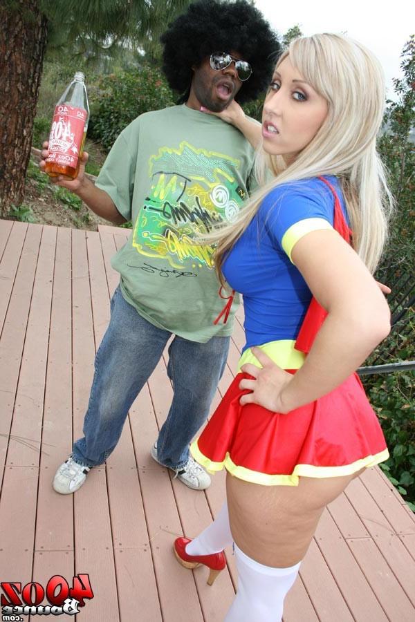 15P Jessica Lynn Slapped By Massive Meatpole