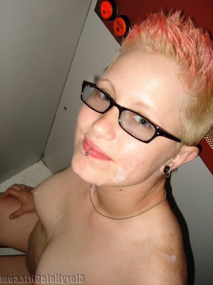 19P A tattooed slut sucks off complete strangers at a gloryhole