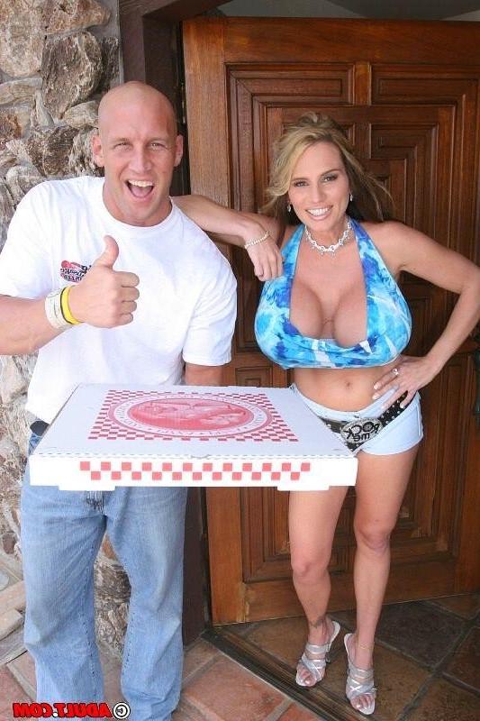 16P Busty Lisa Lipps takes a load on her huge tits