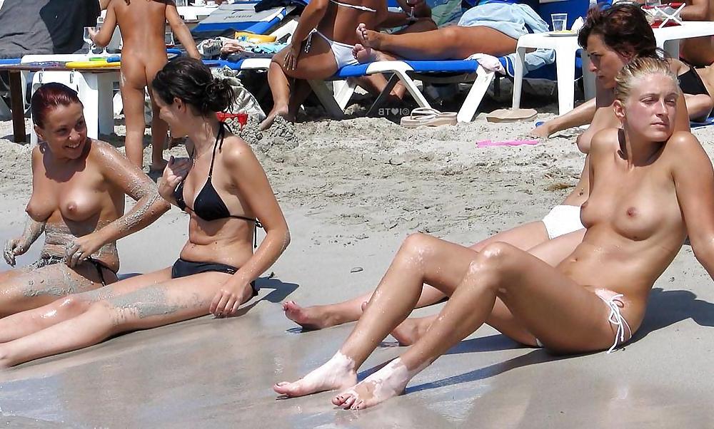 25P Beach babes..