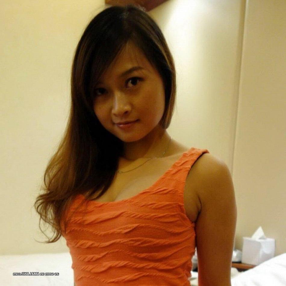 10P Sexy non-nude chick with hot perky tits posing