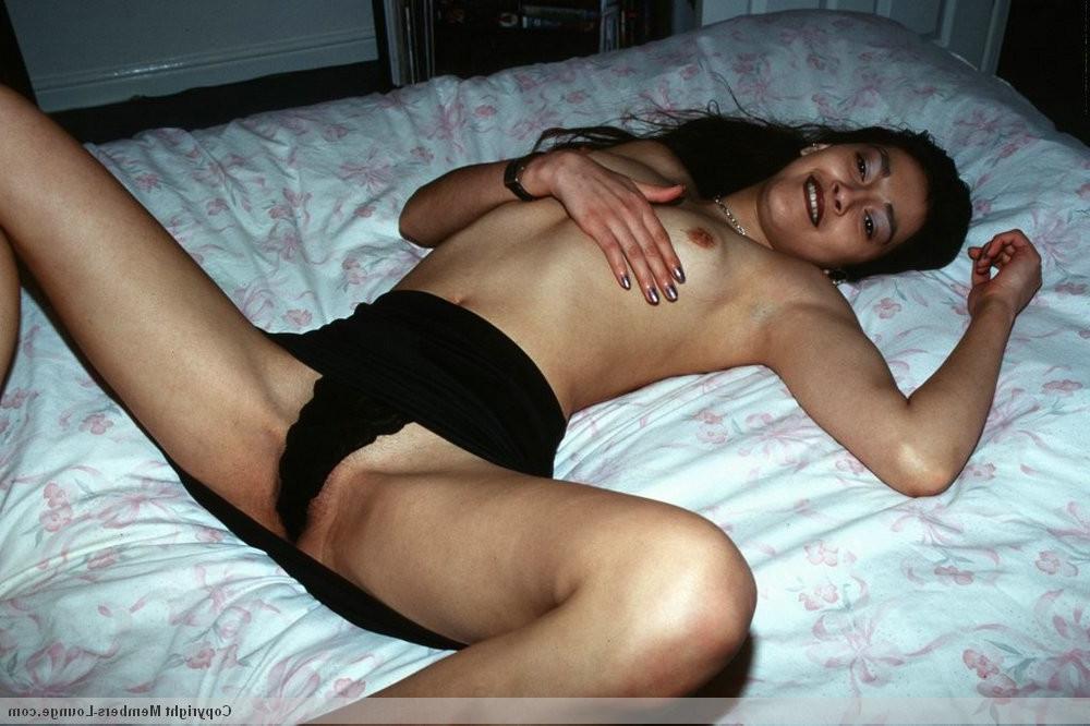 12P Perky titty Indian spreading