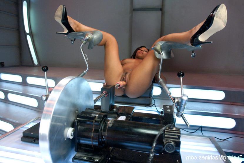 15P New 19 year old gets a pussy and ass fucking from robots - she cums with her leg