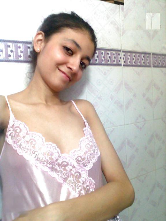 19P Sexy indian girl..