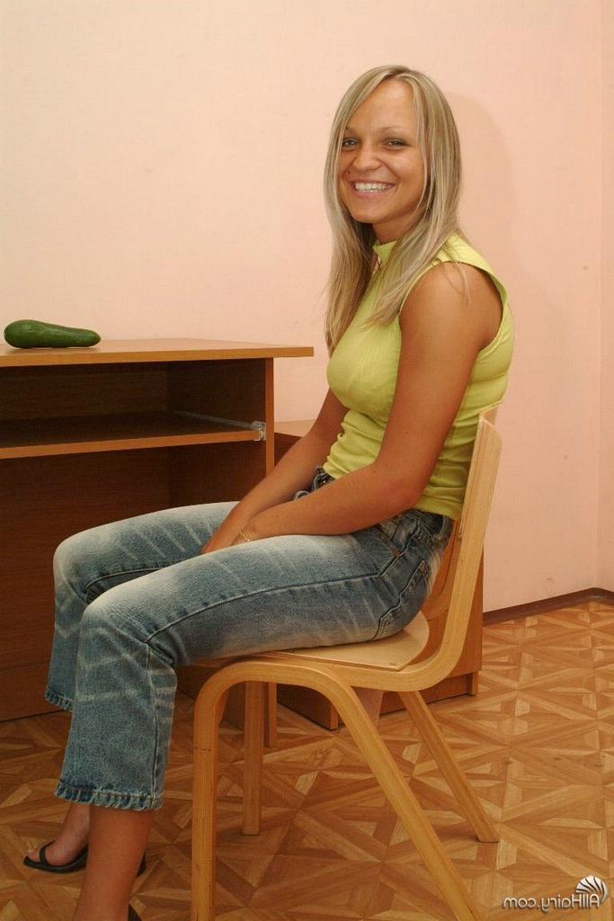 16P hairy young jessica shoves a zucchini up her hairy snatch