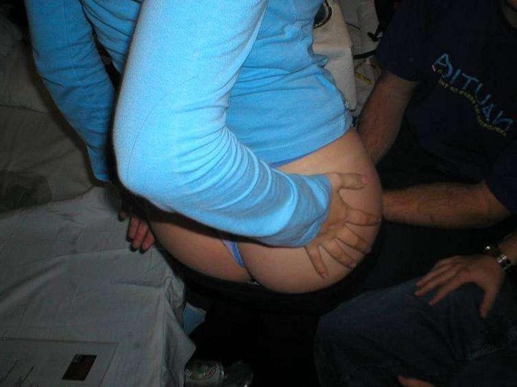 15P Hot Drunk College Girls Flashing In Public Crazy Teens On Vacation