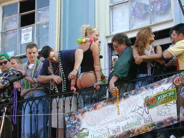 15P Crazy mardigras chicks gets wasted and starts flashing their tits