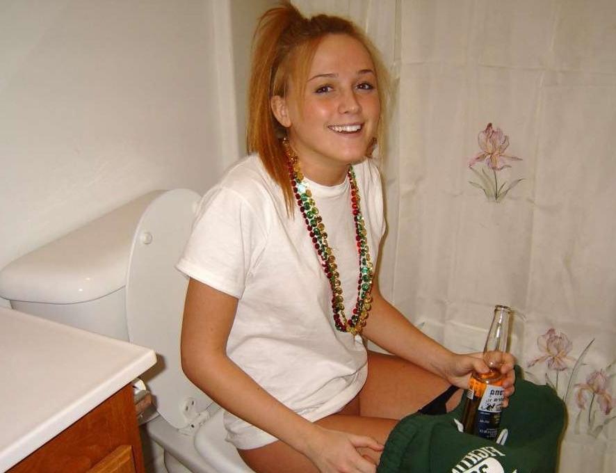 15P Drunk Coeds Trashed Chicks Gone Wild And Crazy