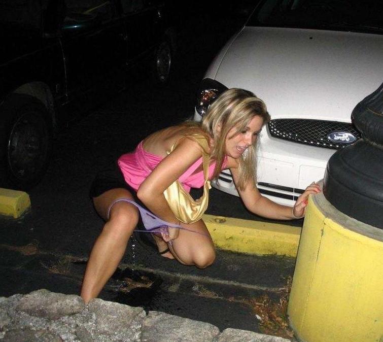 15P Drunk Coeds Trashed Chicks Gone Wild And Crazy
