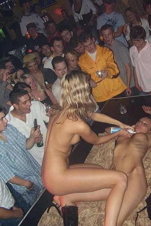 15P Drunk Girls Crazy Naked Lesbian Hot Tub Party