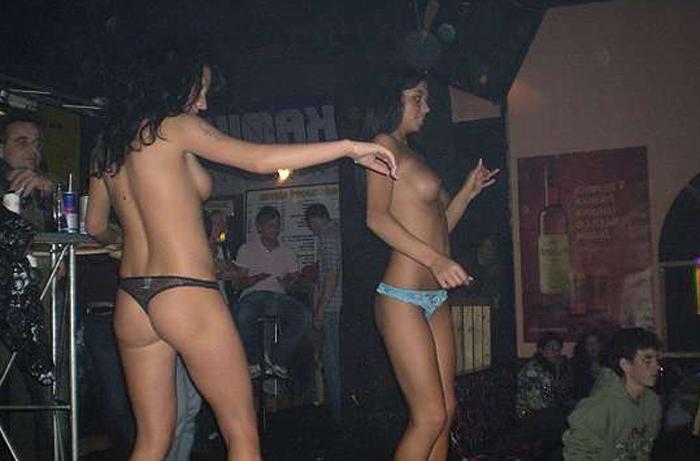 15P Drunk Girls Crazy Naked Lesbian Hot Tub Party