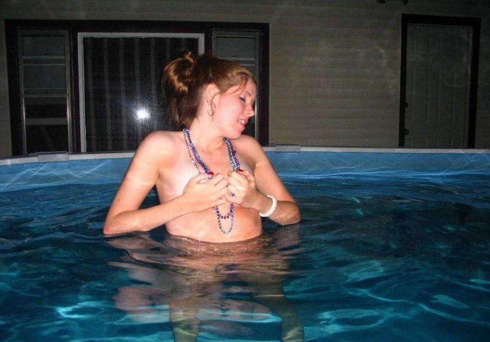 15P Drunk Girls Crazy Naked Lesbian Hot Tub Party