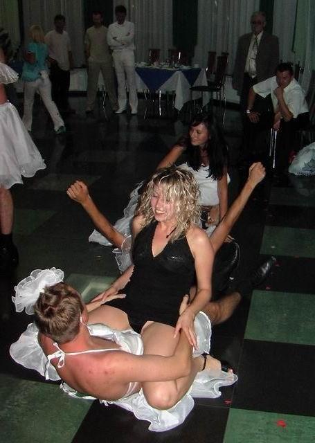 15P Wild College Coeds Flashing Crazy On Spring Break