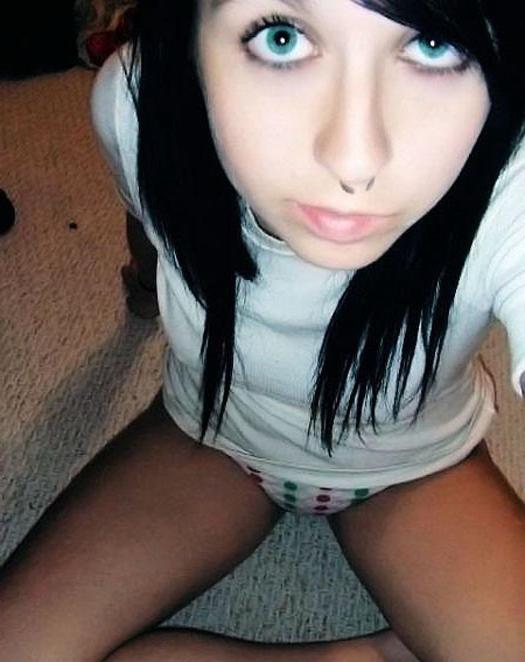 15P Selfshot emo teen gfs snapping slutty pics