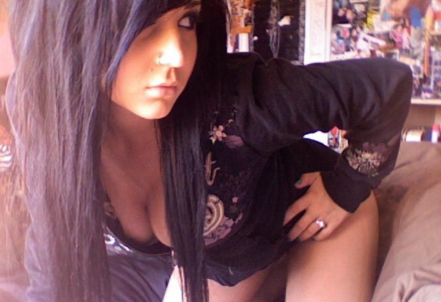 15P Selfshot emo teen gfs snapping slutty pics