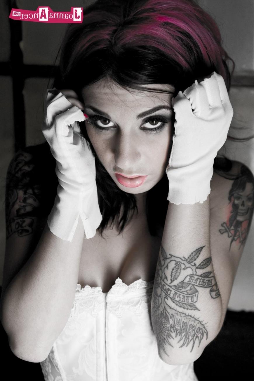 15P Foxy Tattooed Emo Babe Exposing Her Perky Fucking Tits