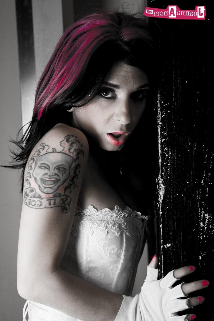 15P Foxy Tattooed Emo Babe Exposing Her Perky Fucking Tits