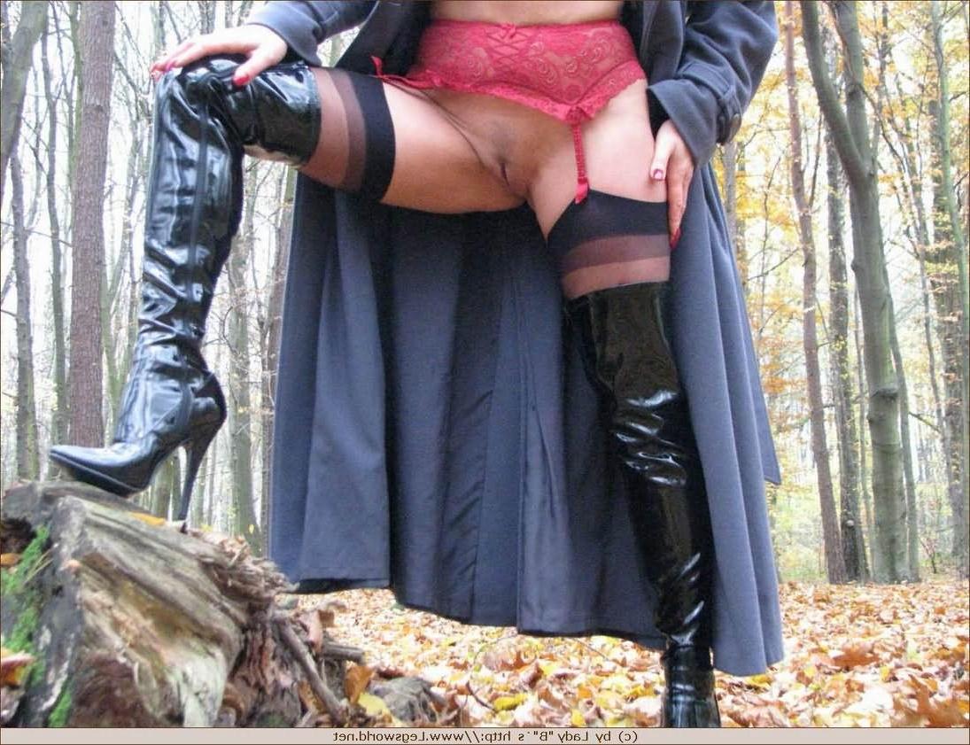 12P Blonde Ewa in stockings and high boots outdoors