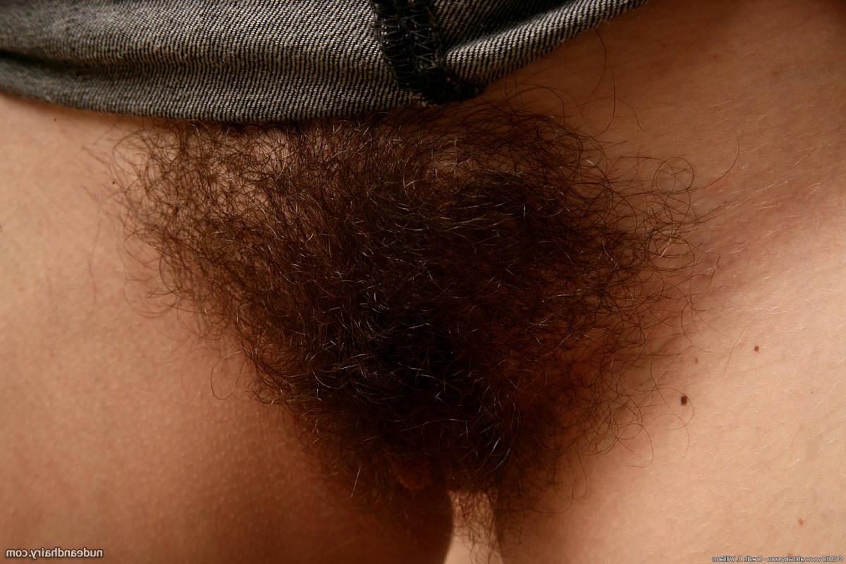 15P Real hairy amateur Simone spreading snatch