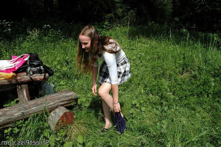 12P Leggy chick in shoes and mini pees in the grass