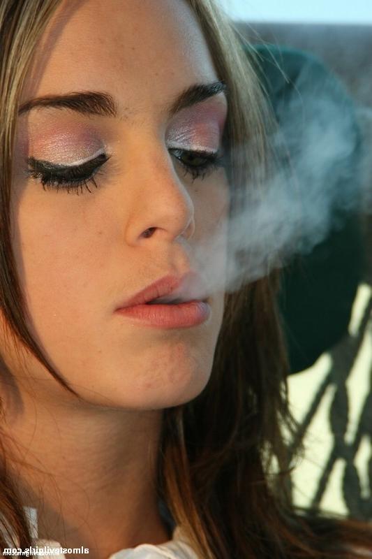 11P Paris Parker smoking outside and showing pink