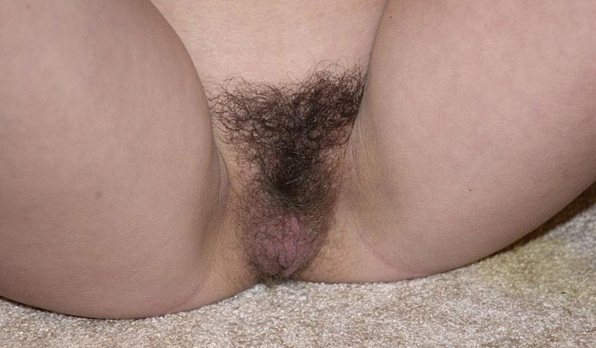 15P Awesome lonely maid shows hairy pit