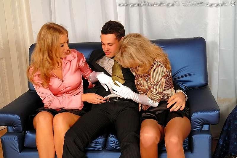 20P Blonde spreads her hairy love hole and drips urine
