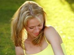 15P Sweet teen squats to pee in the grass