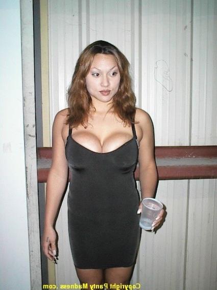16P Freaky latina caught pissing