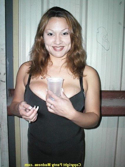 16P Freaky latina caught pissing