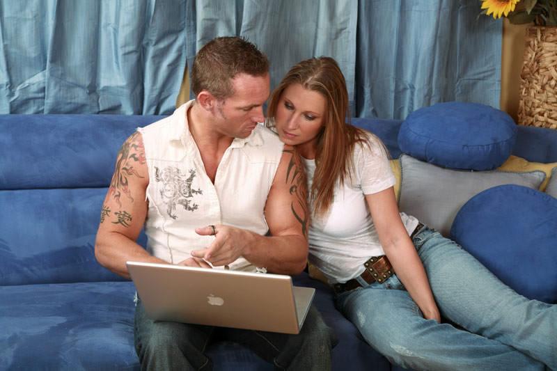 16P Married couple has a threesome with a brunette teen