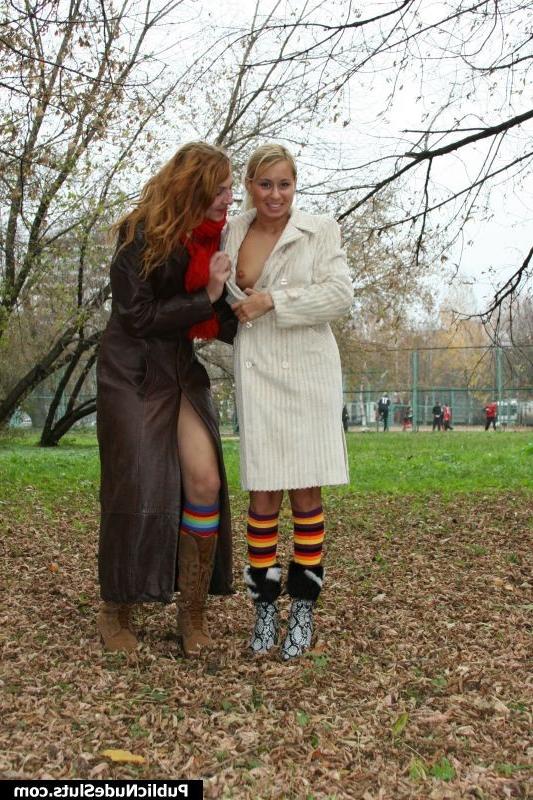 15P A couple of sexy lesbian chicks gets nasty and makes out in the park