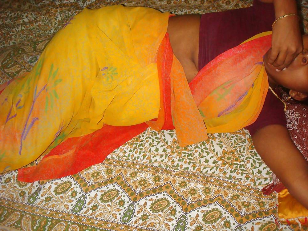 11P Indian boob show