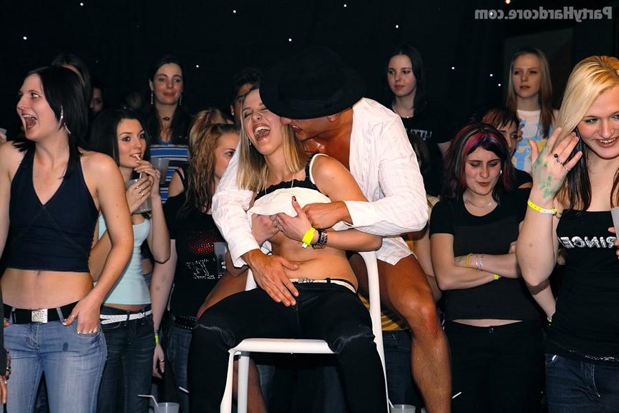 16P Amateur women get drunk and go crazy at sex party
