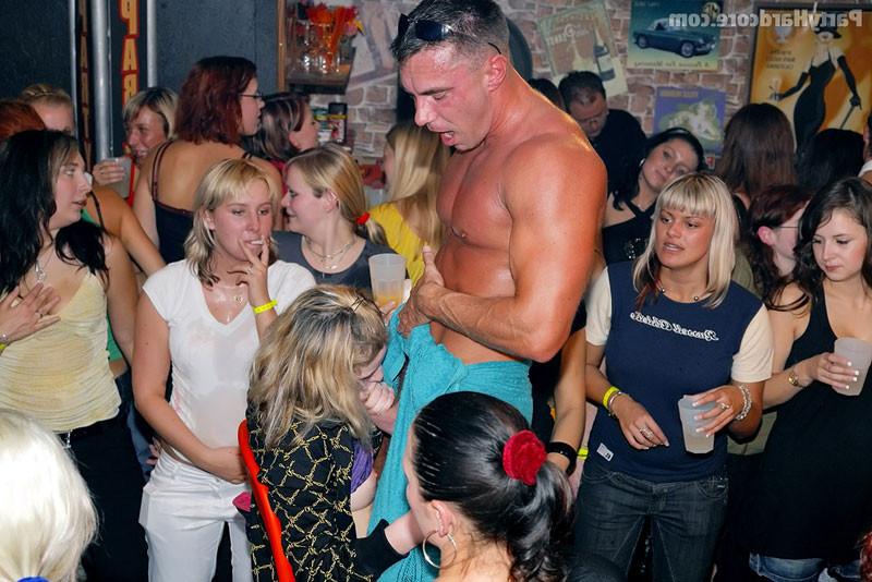 16P Drunk amateur women go crazy for male strippers