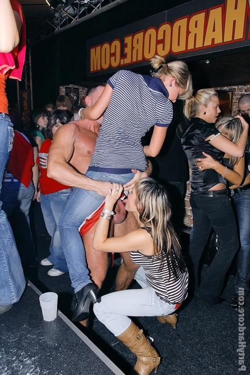 16P Amateurs having fun in a crazy party hardcore