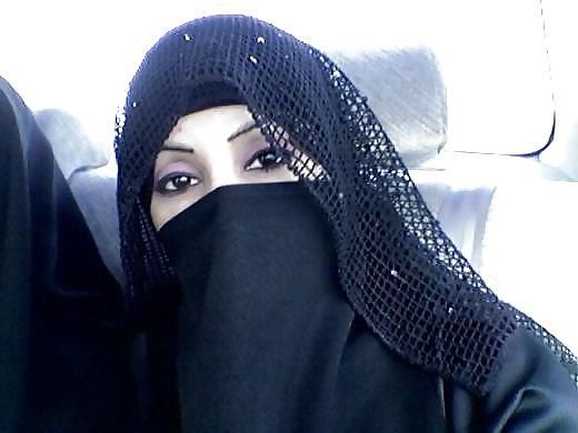 25P Indian And Arab Girls