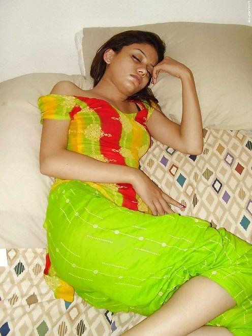 25P Indian And Arab Girls