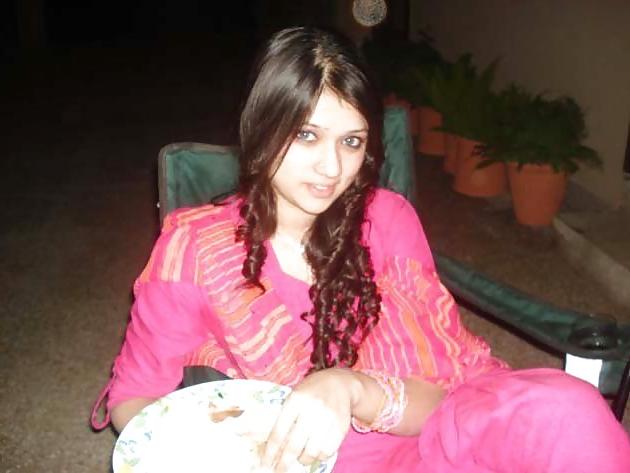 25P Indian And Arab Girls